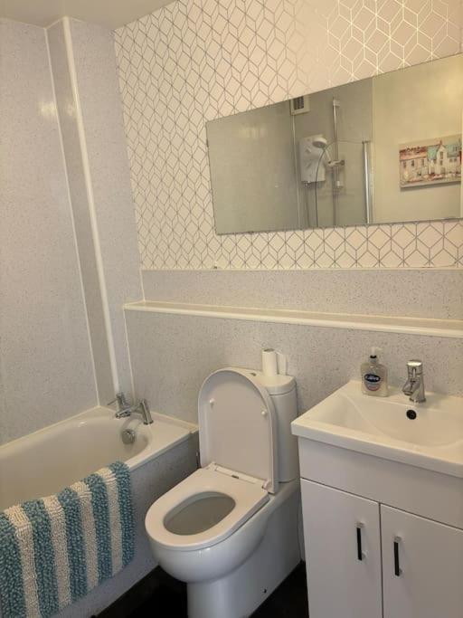 Quiet Central Apartment For Upto 4 People EDI Exterior photo